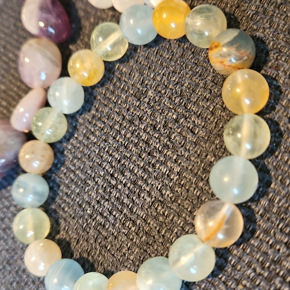 3 Crystal Stretch Bracelets - Picture 4 of 5